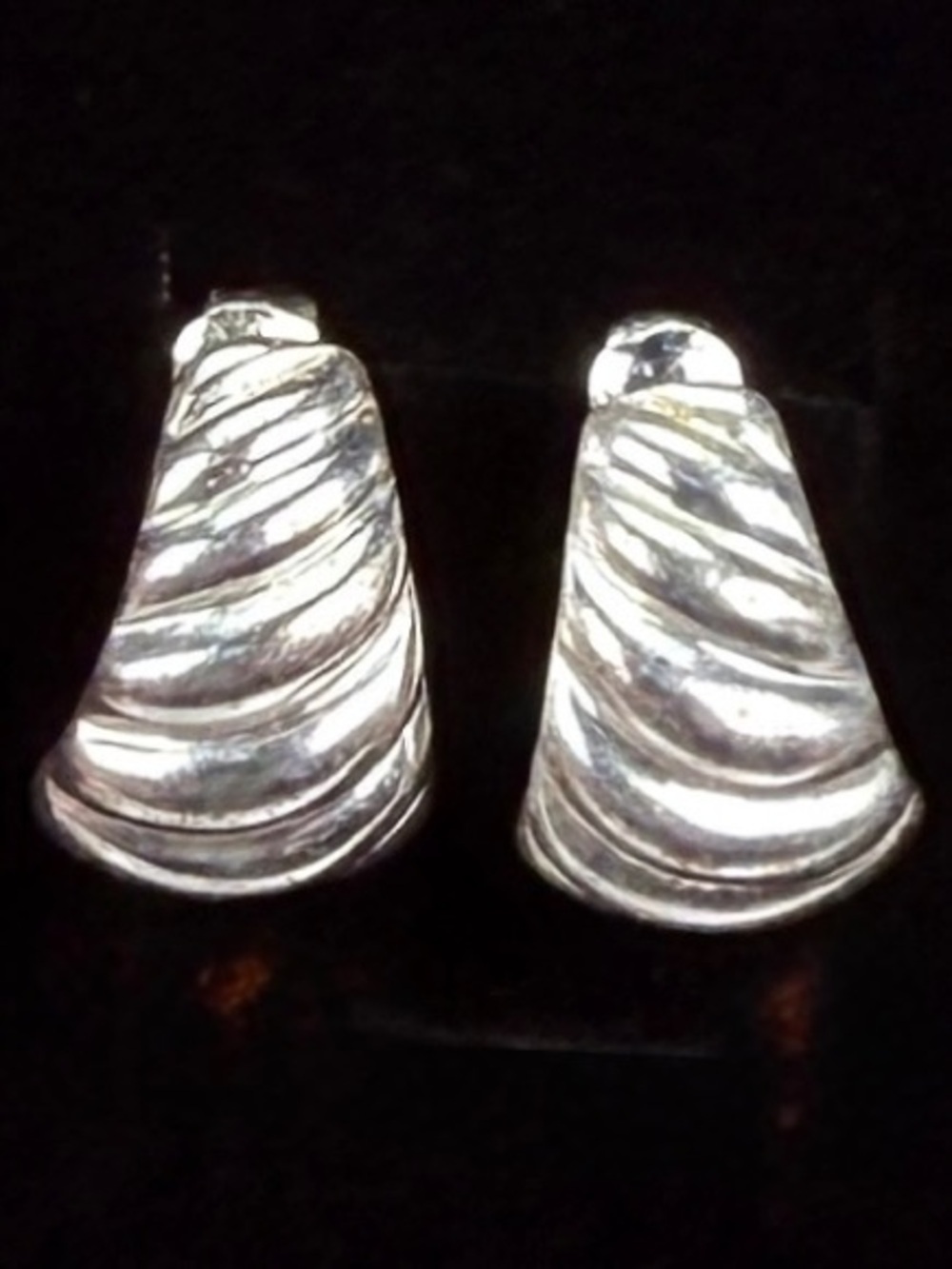Vintage aged Silvertone textured triangle pyramid clip on earrings